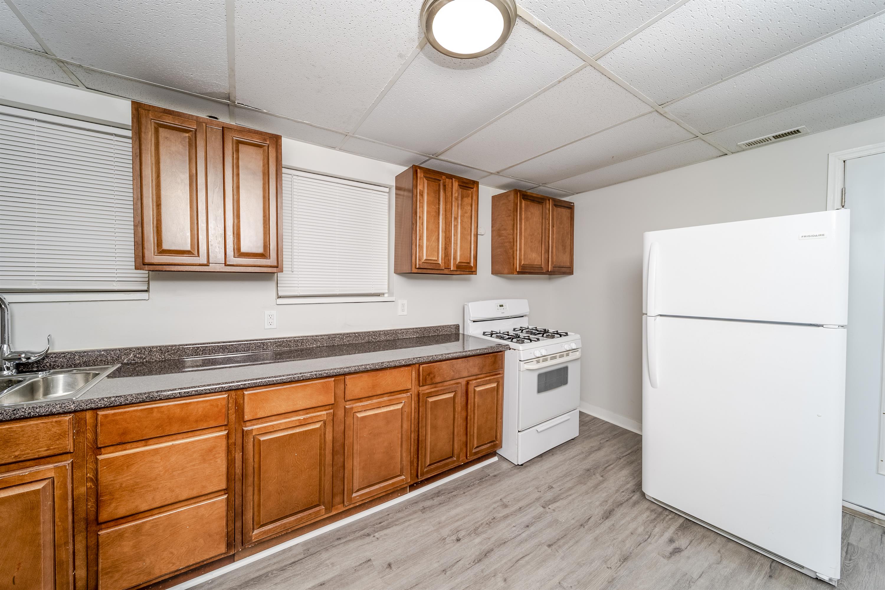 687 4th Avenue - 2