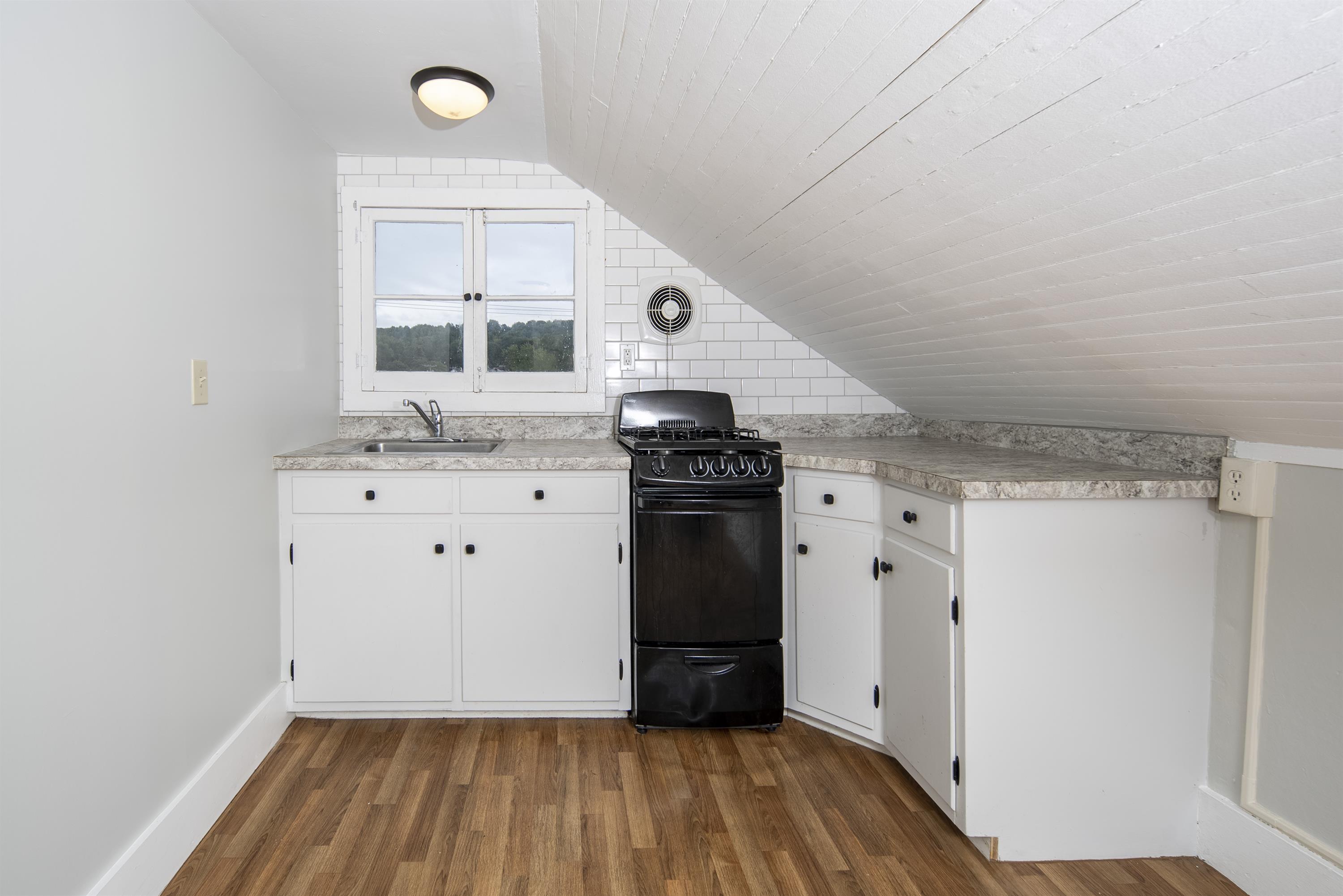 882 4th Avenue - 2