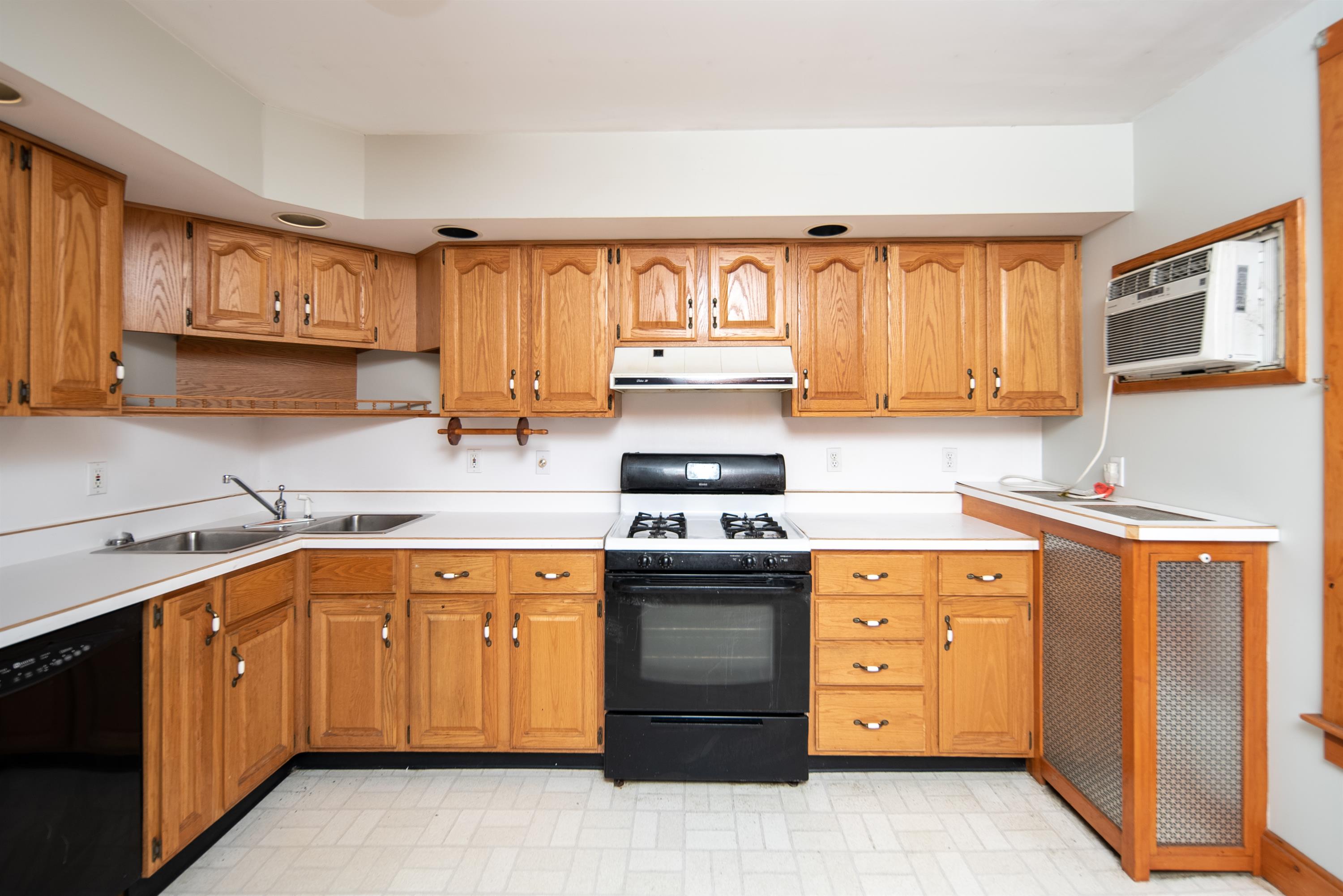 159 Hoosick St - Unit 2